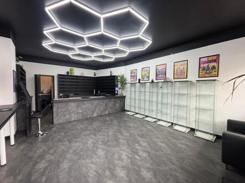 Unit 5 North Street Arcade, Meridian Shopping Centre, North Street, Havant, PO9