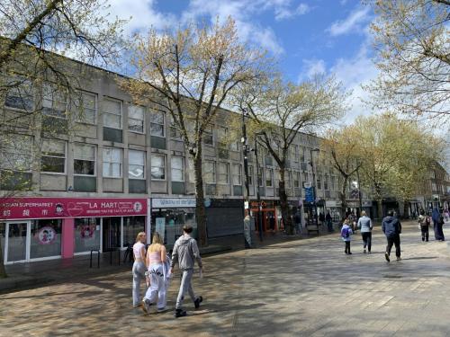 96 The Parade, Watford, WD17