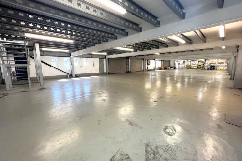 11-19 Thurrock Commercial Centre, Purfleet Industrial Park, Purfleet-on-Thames, RM15