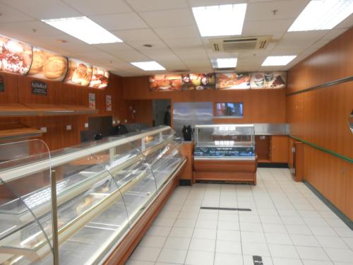 Unit 88, Paviions Shopping Centre, Waltham Cross, EN8