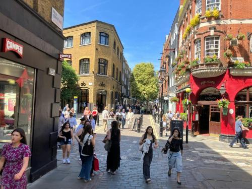 35 Neal Street, Covent Garden, London, WC2H