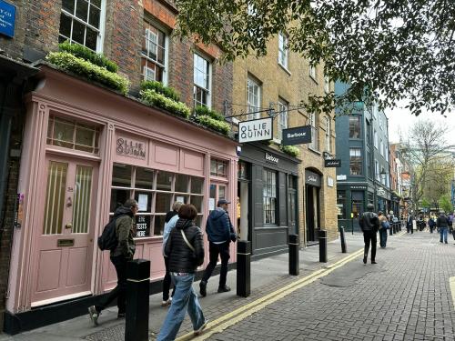35 Neal Street, Covent Garden, London, WC2H