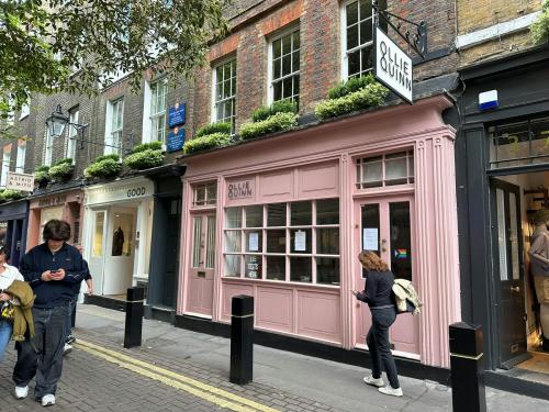 35 Neal Street, Covent Garden, London, WC2H