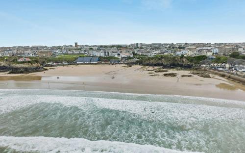 The Crescent, Walkabout, Newquay, TR7