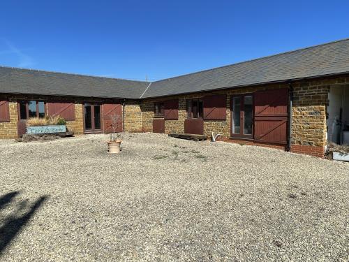 Stone Barn, Burgess Farm, Farthinghoe Road, Middleton Cheney, Banbury, OX17