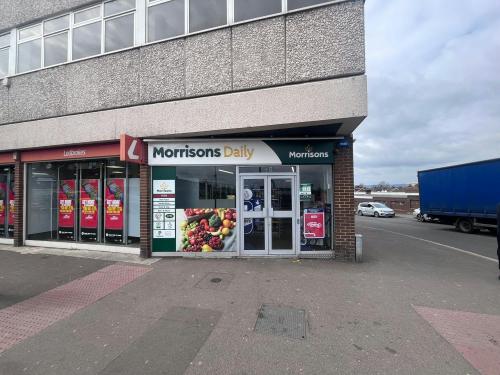 1 Quarry Hill Road, Tonbridge, TN9