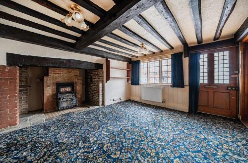 Petts Cottage, High Street, Rotherfield, TN6