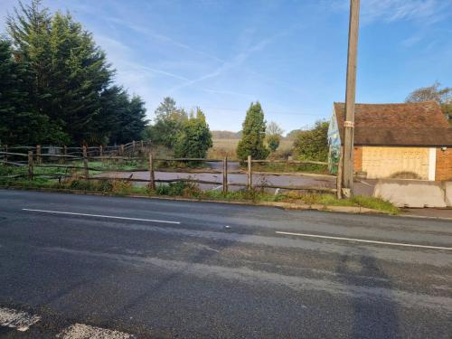 The Hop Pole, Maidstone Road, Nettlestead, Maidstone, ME18