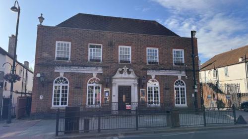 227 High Road, Loughton, IG10