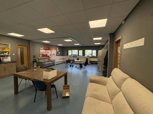 Unit J2, Lowfields Business Park, Lowfields Way, Elland, HX5