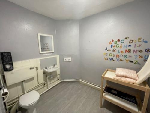 Unit 16, The Arcade, Broadmead, Bristol, BS1