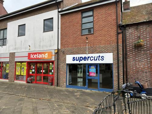 Unit 10, West Street, Fareham, PO16