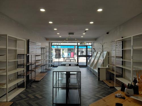 26, Vicarage Field Shopping Centre, Hailsham, BN27