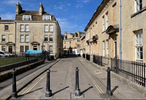 11 Beauford Square, Bath, BA1