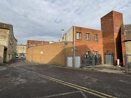 20/22 High Street, Melksham, SN12