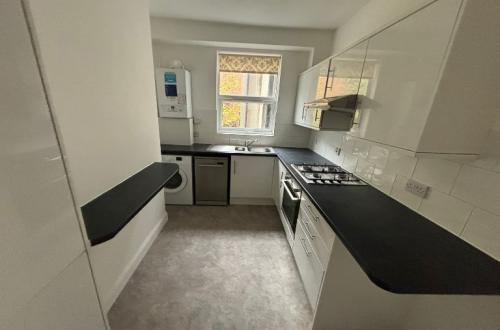 12 Croydon Road, Caterham, CR3