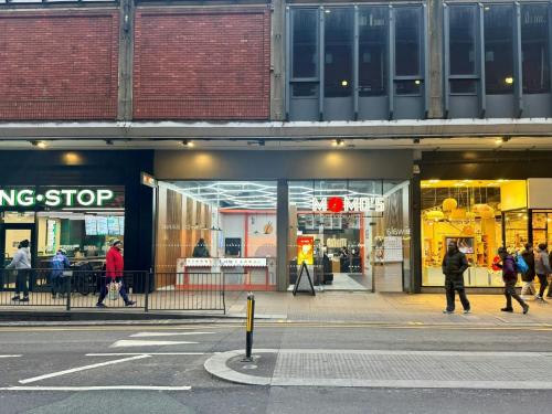 108 High Road, Wood Green, London, N22