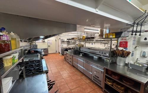 8 Croydon Road, Caterham, CR3