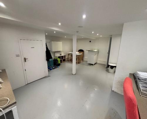 47 Somerset Road, Redhill, RH1