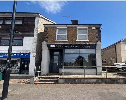 81 High Street, Caterham, CR3