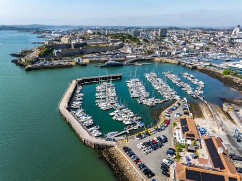 Queen Annes Battery Marina, Commercial Place, Plymouth, PL4