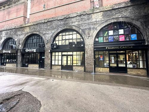 Arch 13a, Goswell Hill, Windsor, SL4