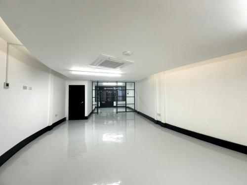 Arch 13a, Goswell Hill, Windsor, SL4