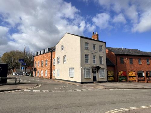 Globe House, 55 Calthorpe Street, Banbury, OX16
