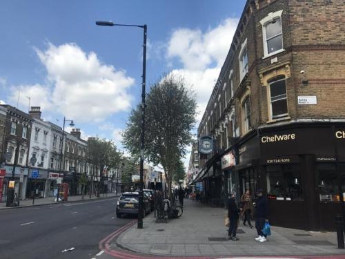 72 Stoke Newington High Street, Stoke Newington, London, N16