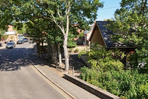 1 Vicarage Lane, Nettleham, Lincoln, LN2