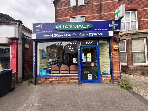 135 Brockhurst Road, Gosport, PO12