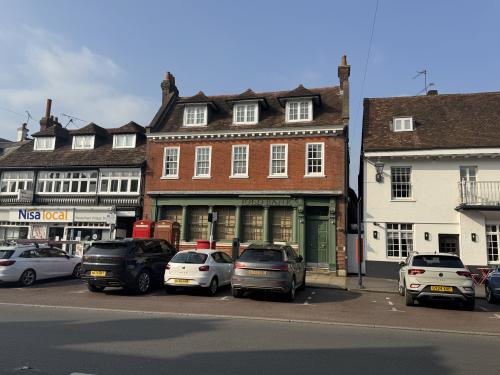 8 Market Square, Westerham, TN16