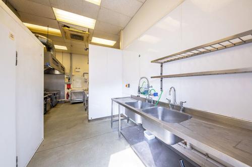 Unit 31, Vale Industrial Park, 170 Rowan Road, Streatham, London, SW16
