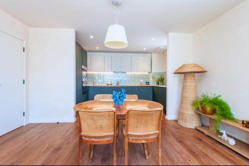 2 Flat 3, Manerium House, Manor Park, Manor Park, London, SE13