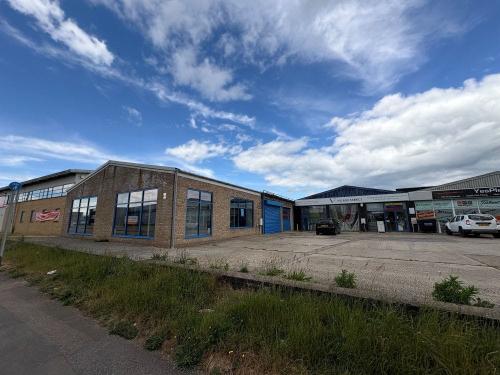 1 Churchill Road, Bicester, OX26