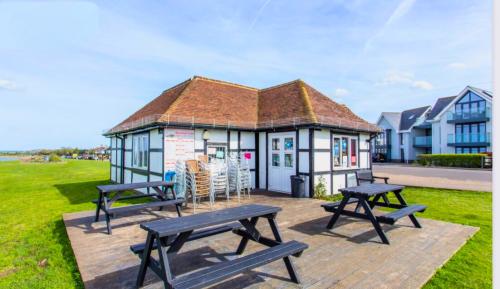 Sea View Cafe, Marine Crescen, Tankerton, Whitstable, CT5
