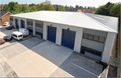 Unit 24, Vale Industrial Centre, Southern Road, Aylesbury, HP19
