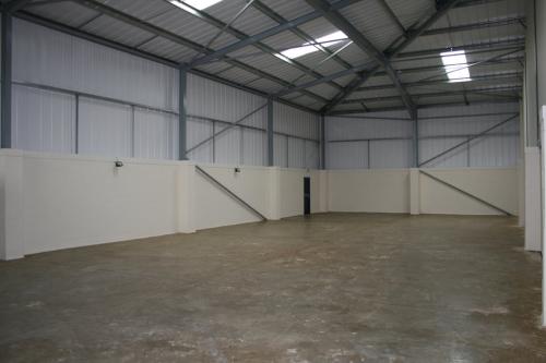 Unit 24, Vale Industrial Centre, Southern Road, Aylesbury, HP19