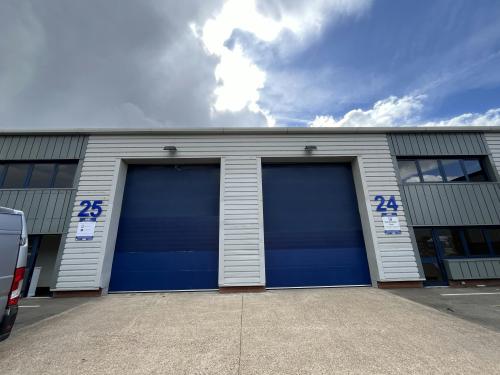 Unit 24, Vale Industrial Centre, Southern Road, Aylesbury, HP19