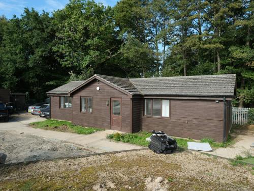 New Road, Windlesham, GU20