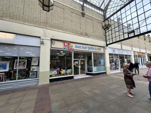 Unit 7, Montague Centre, Worthing, BN11