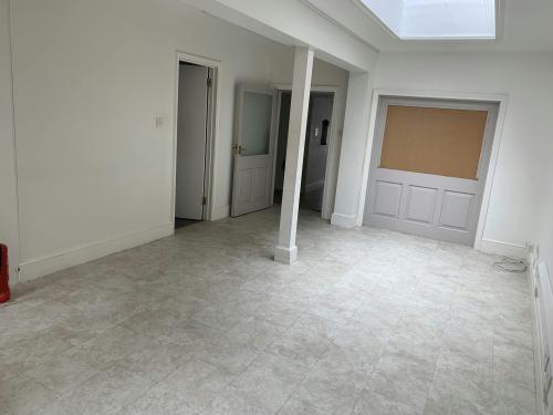 254 High Street, Guildford, GU1
