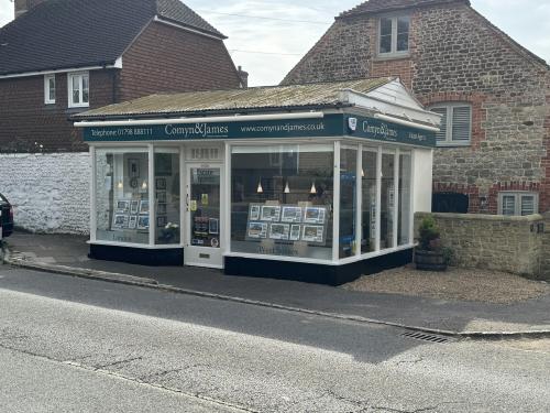 143 Lower Street, Pulborough, RH20