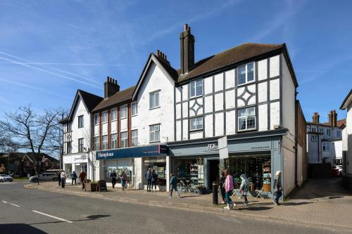1/3 Sycamore Road, Amersham, HP6
