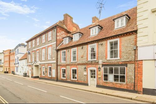The Bear Hotel, 15-17 East Street, Havant, PO9