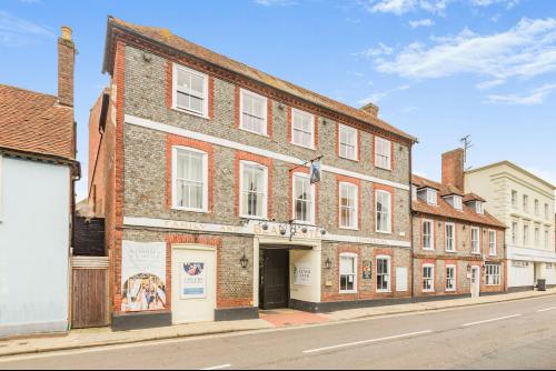 The Bear Hotel, 15-17 East Street, Havant, PO9