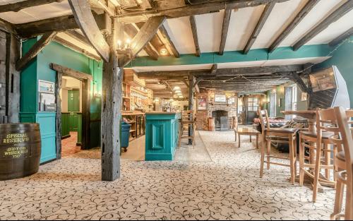 The Bear Hotel, 15-17 East Street, Havant, PO9