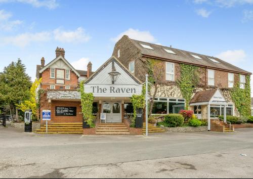 The Raven Hotel, Station Road, Hook, RG27