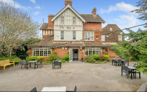 The Raven Hotel, Station Road, Hook, RG27