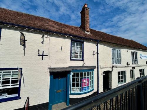 2 High Street, Hungerford, RG17